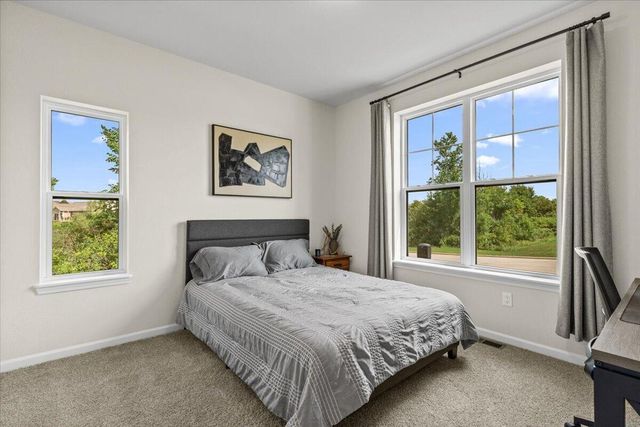 W194N15787 East Gate COURT, Jackson, WI 53037