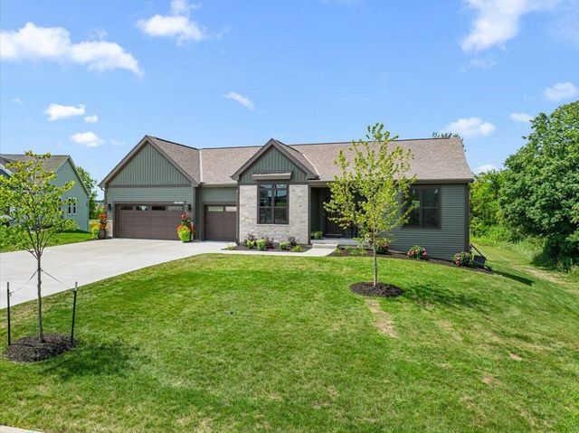 W194N15787 East Gate COURT, Jackson, WI 53037