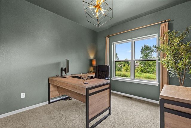 W194N15787 East Gate COURT, Jackson, WI 53037