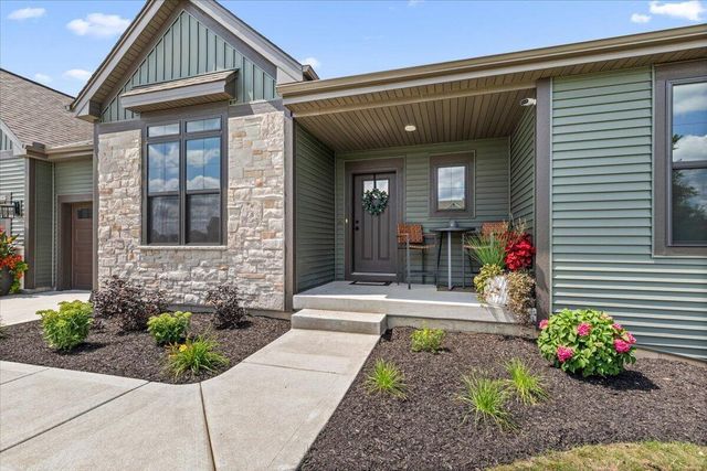W194N15787 East Gate COURT, Jackson, WI 53037