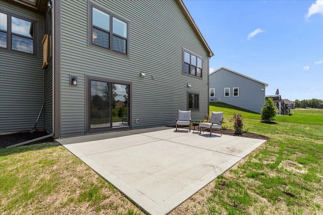 W194N15787 East Gate COURT, Jackson, WI 53037