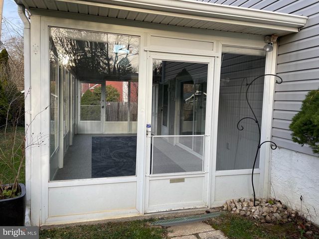 2400 EDGE HILL RD, Huntingdon Valley, PA 19006