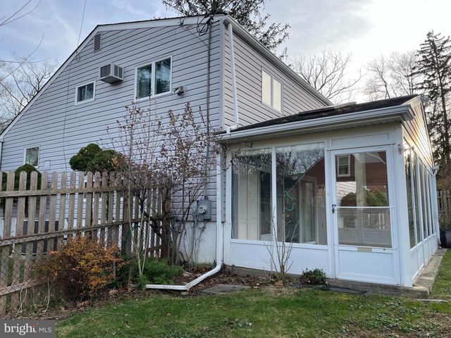 2400 EDGE HILL RD, Huntingdon Valley, PA 19006