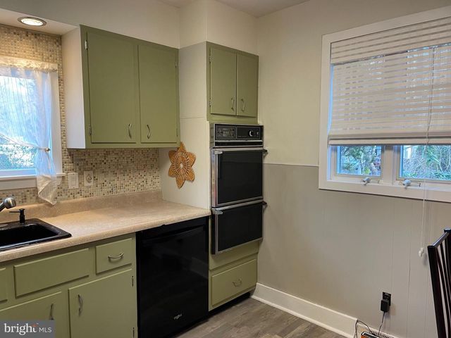 2400 EDGE HILL RD, Huntingdon Valley, PA 19006