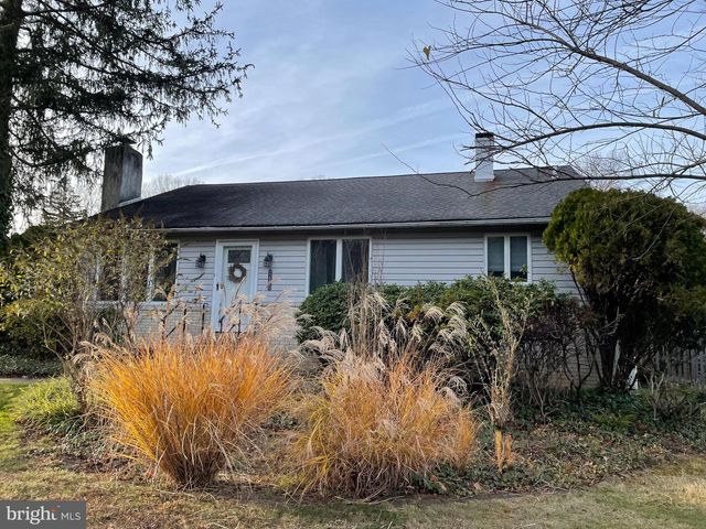 2400 EDGE HILL RD, Huntingdon Valley, PA 19006