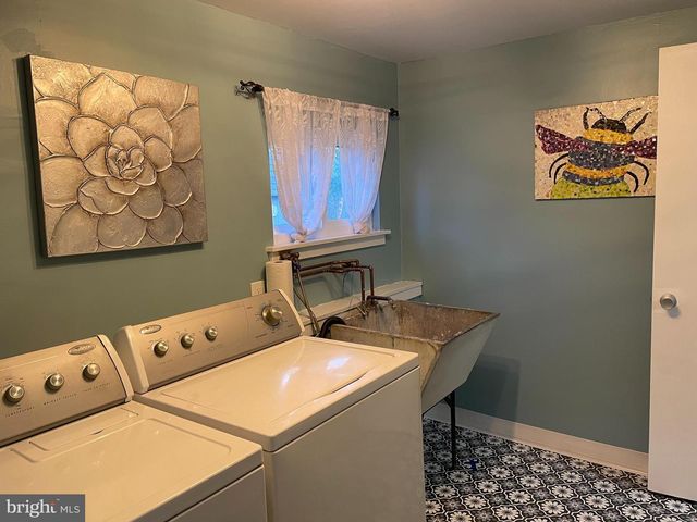 2400 EDGE HILL RD, Huntingdon Valley, PA 19006