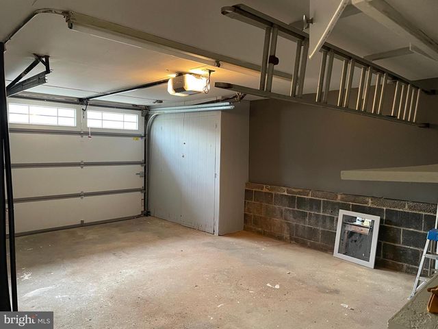 2400 EDGE HILL RD, Huntingdon Valley, PA 19006