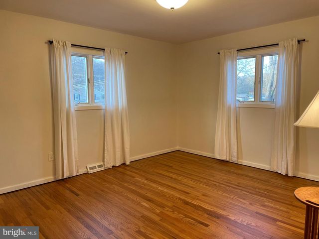 2400 EDGE HILL RD, Huntingdon Valley, PA 19006