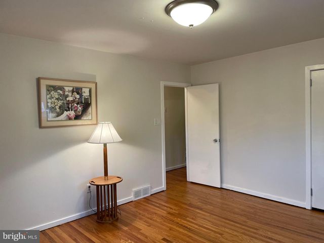 2400 EDGE HILL RD, Huntingdon Valley, PA 19006