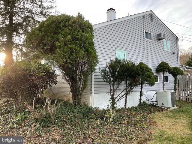 2400 EDGE HILL RD, Huntingdon Valley, PA 19006