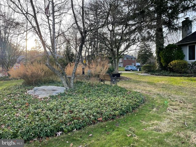 2400 EDGE HILL RD, Huntingdon Valley, PA 19006