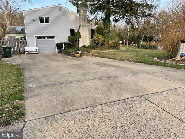 2400 EDGE HILL RD, Huntingdon Valley, PA 19006