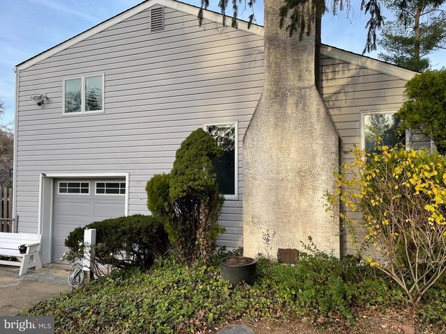 2400 EDGE HILL RD, Huntingdon Valley, PA 19006