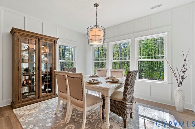 2075 Arminta Ln, Lanexa, VA 23089
