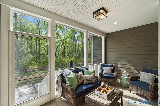 2075 Arminta Ln, Lanexa, VA 23089