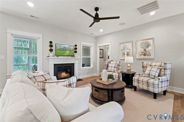 2075 Arminta Ln, Lanexa, VA 23089