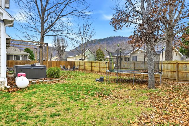 157 Willow Creek Drive, Soddy Daisy, TN 37379