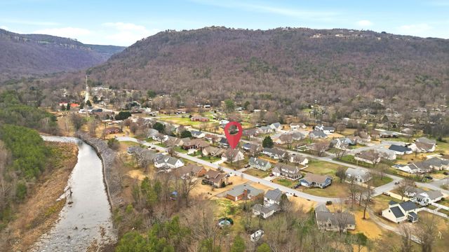 157 Willow Creek Drive, Soddy Daisy, TN 37379