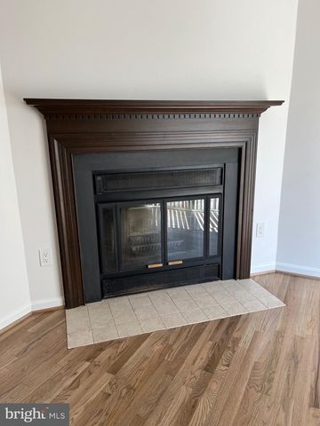 7511 WEATHERBY DR, Derwood, MD 20855