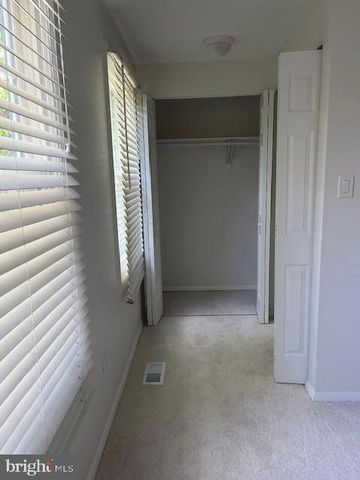 7511 WEATHERBY DR, Derwood, MD 20855