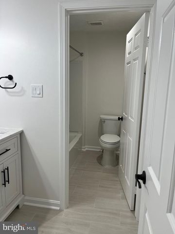 7511 WEATHERBY DR, Derwood, MD 20855