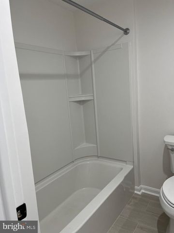 7511 WEATHERBY DR, Derwood, MD 20855