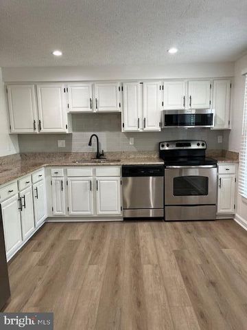 7511 WEATHERBY DR, Derwood, MD 20855