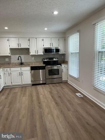 7511 WEATHERBY DR, Derwood, MD 20855