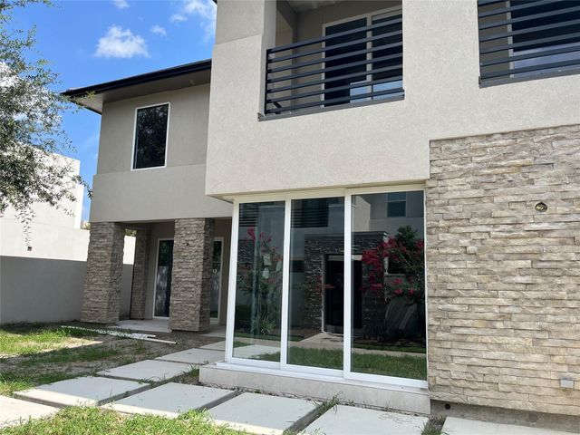 11602 Royal Parkside Place, Houston, TX 77082