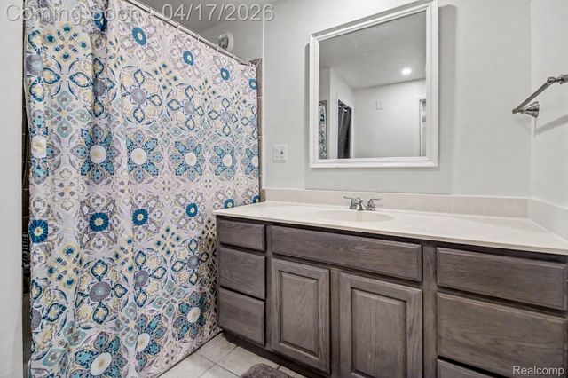 1612 Connecticut Street, Wolverine Lake Village, MI 48390