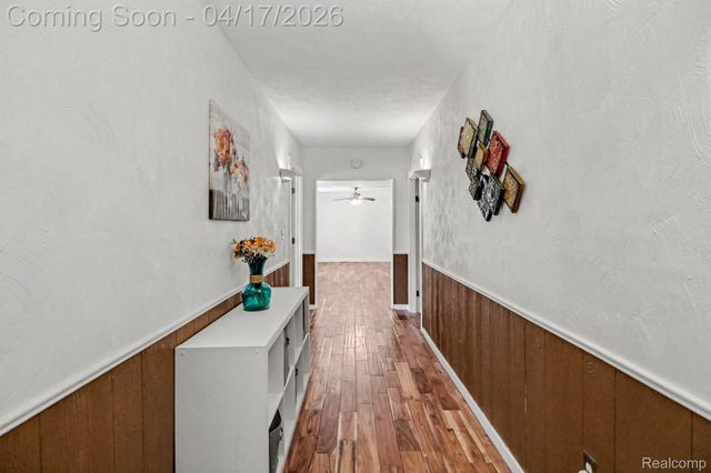 1612 Connecticut Street, Wolverine Lake Village, MI 48390