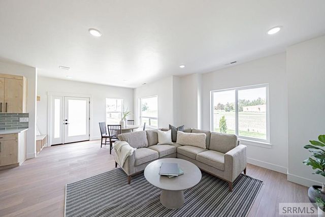 1278 Meadow Edge Ct, Idaho Falls, ID 83402