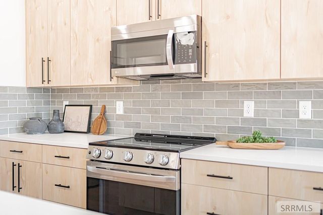 1278 Meadow Edge Ct, Idaho Falls, ID 83402