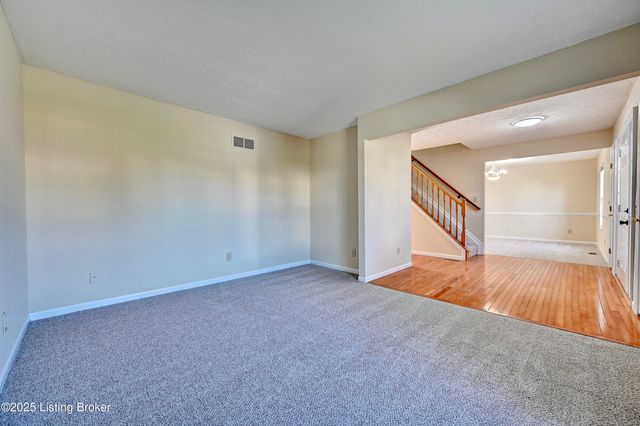 2163 Bluegrama Dr, Burlington, KY 41005