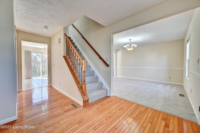 2163 Bluegrama Dr, Burlington, KY 41005