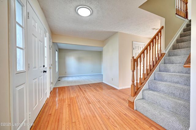 2163 Bluegrama Dr, Burlington, KY 41005