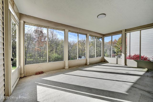 2163 Bluegrama Dr, Burlington, KY 41005