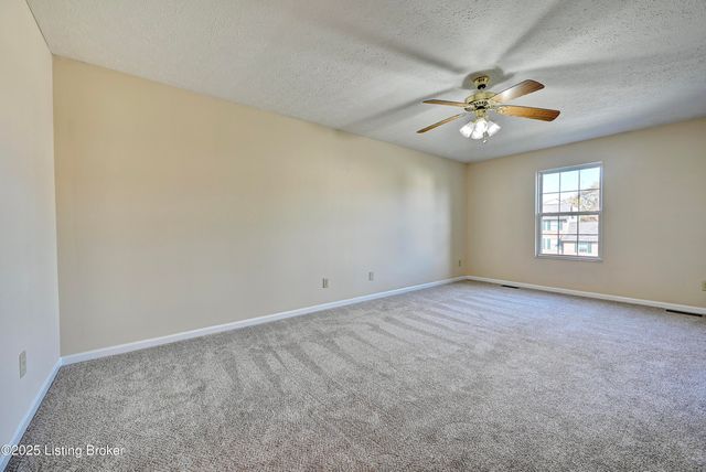 2163 Bluegrama Dr, Burlington, KY 41005