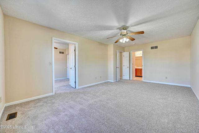 2163 Bluegrama Dr, Burlington, KY 41005