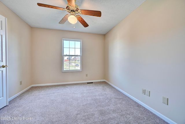 2163 Bluegrama Dr, Burlington, KY 41005