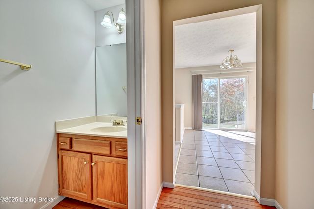 2163 Bluegrama Dr, Burlington, KY 41005