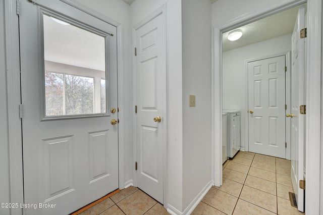 2163 Bluegrama Dr, Burlington, KY 41005