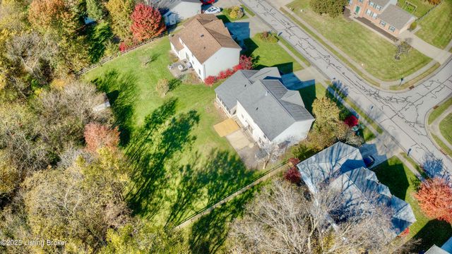 2163 Bluegrama Dr, Burlington, KY 41005