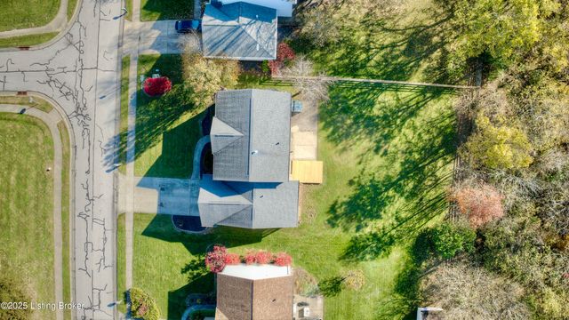 2163 Bluegrama Dr, Burlington, KY 41005