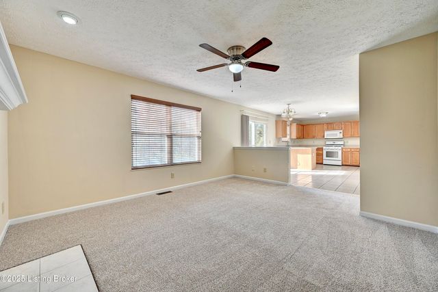 2163 Bluegrama Dr, Burlington, KY 41005