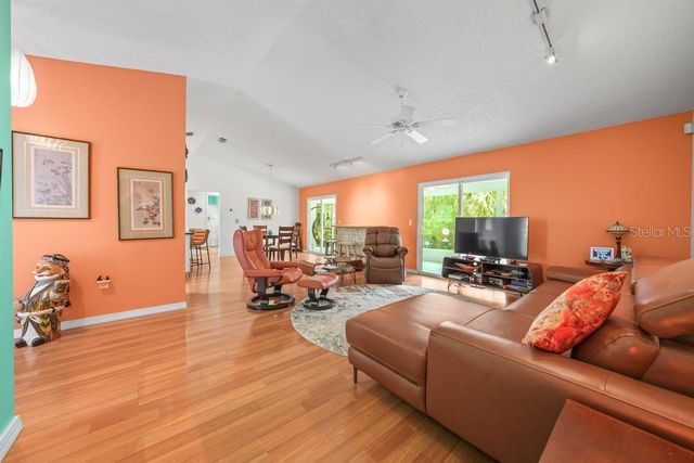 658 CLARK COURT, Mount Dora, FL 32757