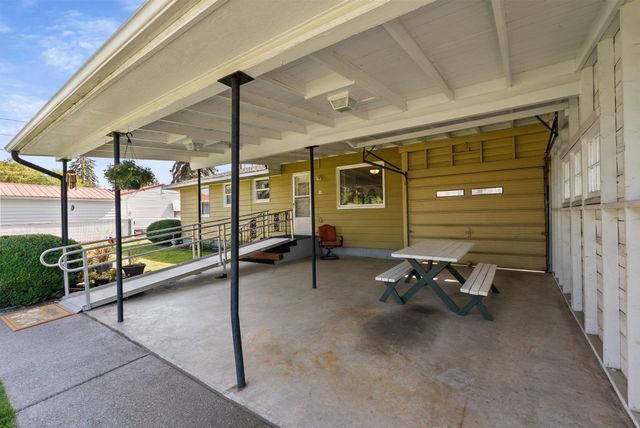7913 E Indiana Ave, Spokane, WA 99212