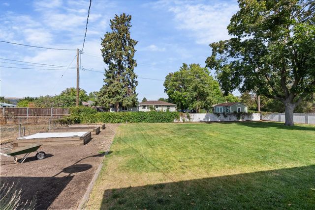 7913 E Indiana Ave, Spokane, WA 99212