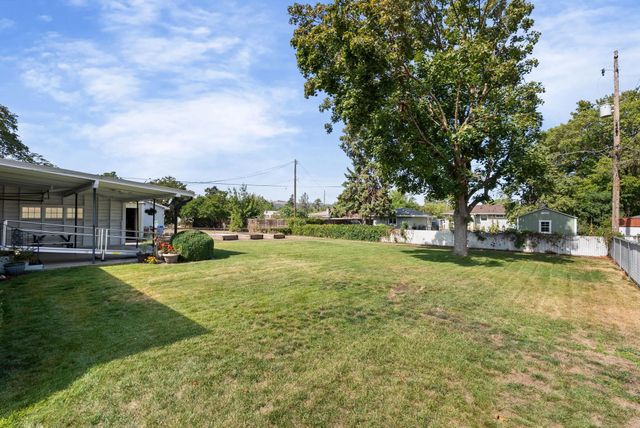7913 E Indiana Ave, Spokane, WA 99212