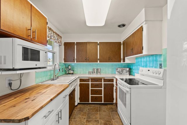 7913 E Indiana Ave, Spokane, WA 99212